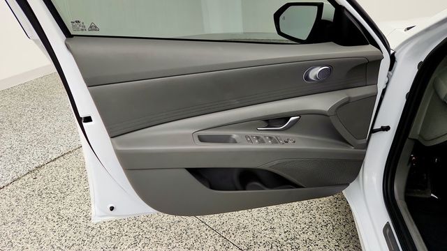 2024 Hyundai Elantra SE IVT - 23085581 - 9
