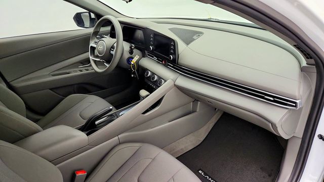 2024 Hyundai Elantra SE IVT - 23085581 - 22