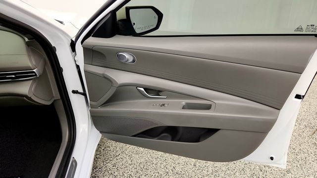2024 Hyundai Elantra SE IVT - 23085581 - 23