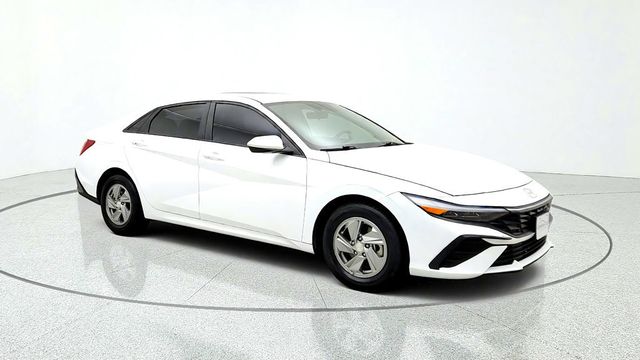 2024 Hyundai Elantra SE IVT - 23085581 - 2