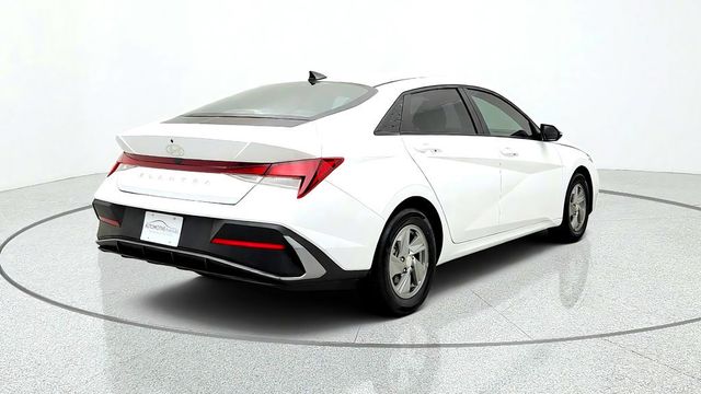 2024 Hyundai Elantra SE IVT - 23085581 - 4