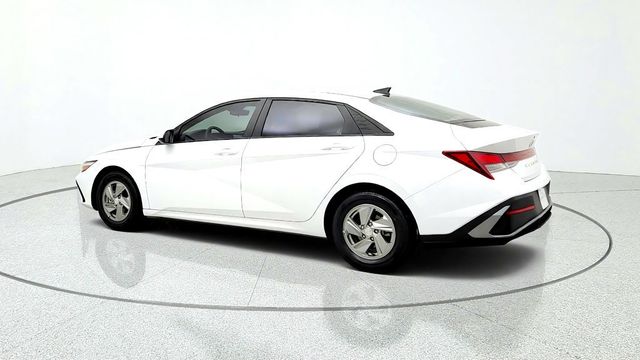 2024 Hyundai Elantra SE IVT - 23085581 - 6
