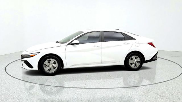 2024 Hyundai Elantra SE IVT - 23085581 - 7