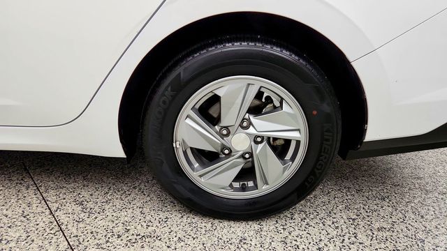 2024 Hyundai Elantra SE IVT - 23085581 - 8