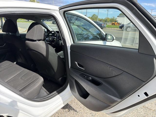 2024 Hyundai Elantra SEL 4dr Sedan - 23086494 - 12