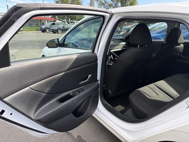 2024 Hyundai Elantra SEL 4dr Sedan - 23086494 - 14