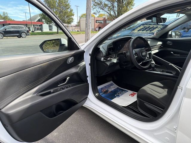 2024 Hyundai Elantra SEL 4dr Sedan - 23086494 - 16
