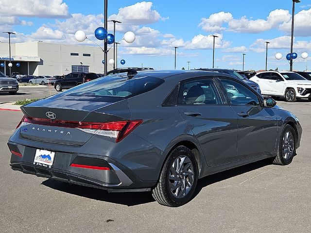 2024 Hyundai Elantra SEL IVT - 23091519 - 2