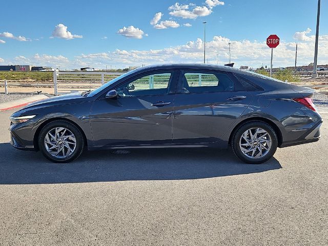 2024 Hyundai Elantra SEL IVT - 23091519 - 4