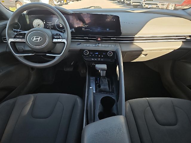 2024 Hyundai Elantra SEL IVT - 23091519 - 7