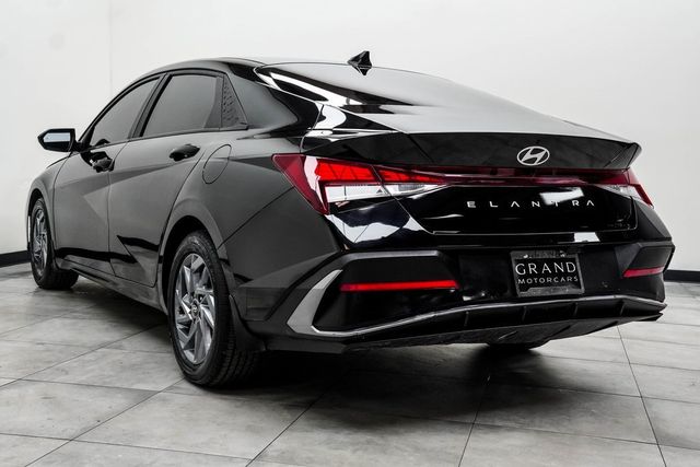 2024 Hyundai Elantra SEL IVT - 22970780 - 10