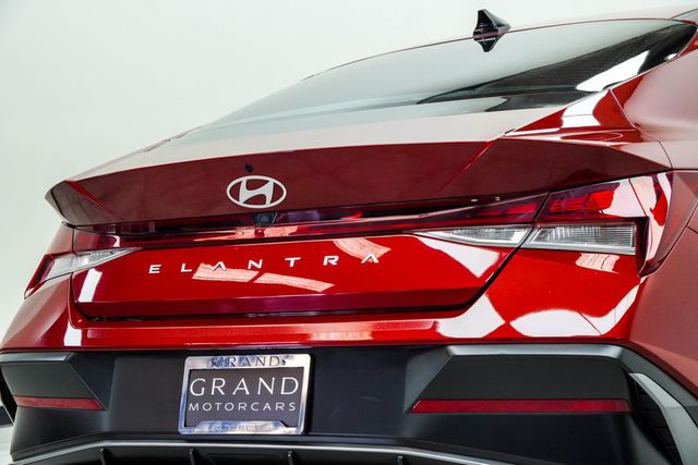 2024 Hyundai Elantra SEL IVT - 23062812 - 12