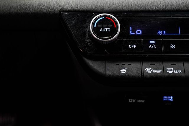 2024 Hyundai Elantra SEL IVT - 23062812 - 25