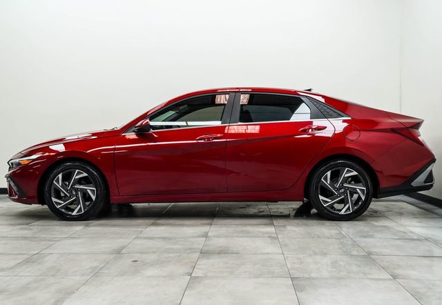 2024 Hyundai Elantra SEL IVT - 23062812 - 8