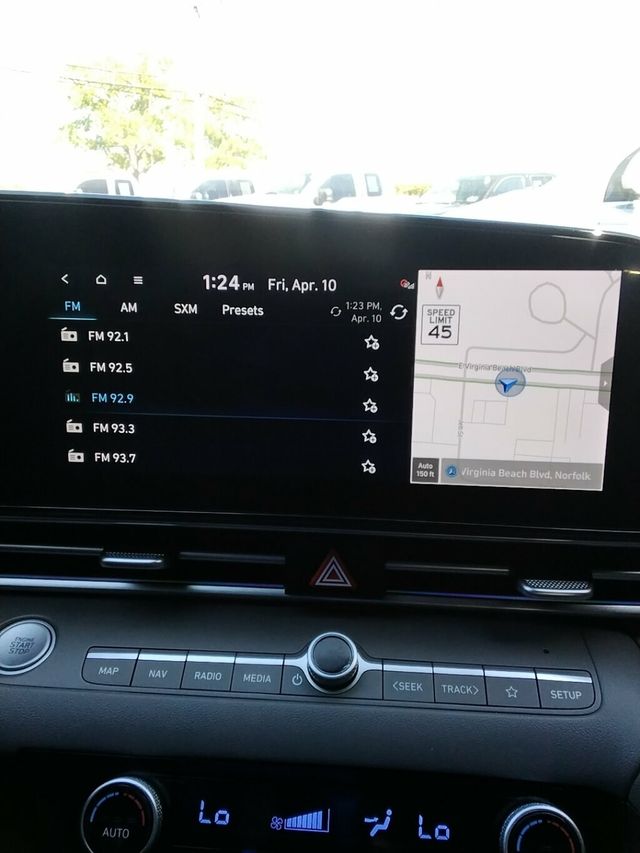 2024 Hyundai Elantra SEL IVT - 23011408 - 15