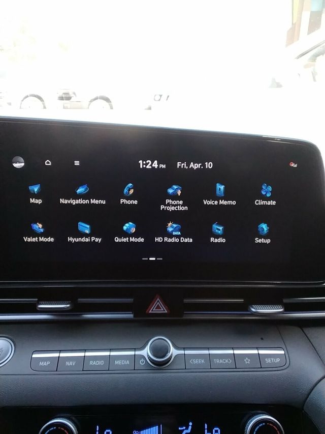 2024 Hyundai Elantra SEL IVT - 23011408 - 16