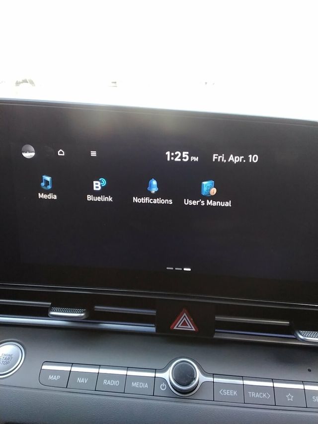 2024 Hyundai Elantra SEL IVT - 23011408 - 17