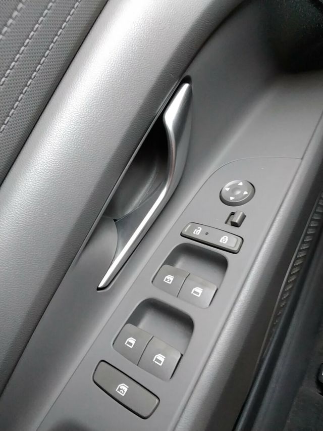 2024 Hyundai Elantra SEL IVT - 23011408 - 24