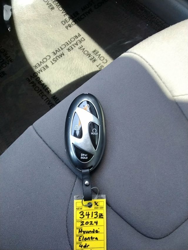 2024 Hyundai Elantra SEL IVT - 23011408 - 25