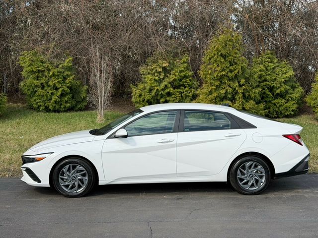 2024 Hyundai Elantra SEL IVT - 22997278 - 2