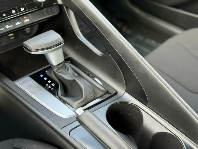 2024 Hyundai Elantra SEL IVT - 22997278 - 32