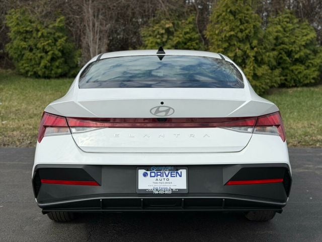 2024 Hyundai Elantra SEL IVT - 22997278 - 4