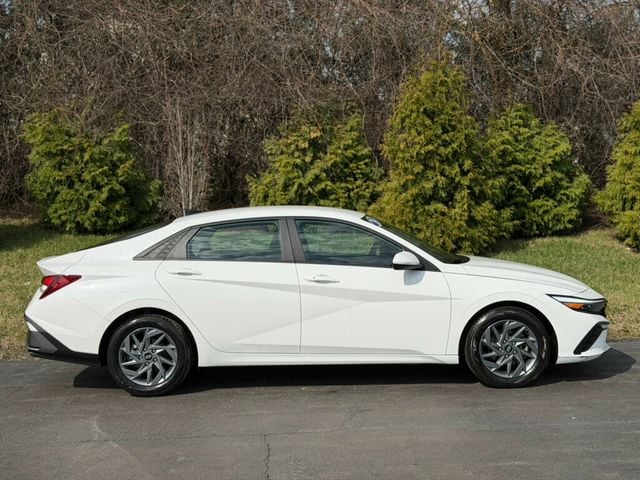 2024 Hyundai Elantra SEL IVT - 22997278 - 7