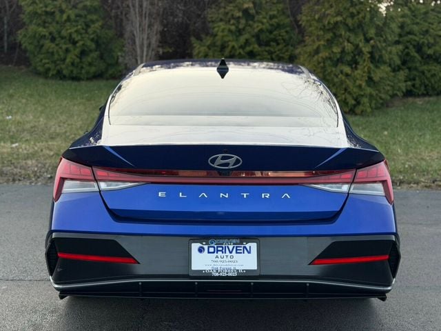 2024 Hyundai Elantra SEL IVT - 23001109 - 4