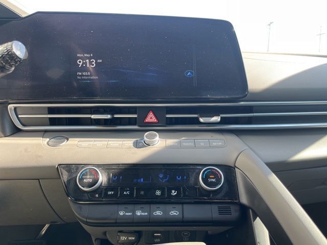 2024 Hyundai Elantra SEL IVT - 23022280 - 10