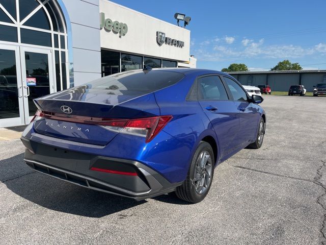 2024 Hyundai Elantra SEL IVT - 23022280 - 1