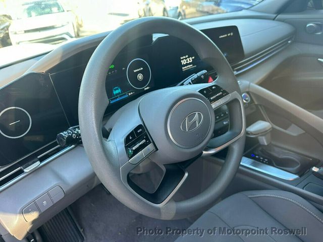 2024 Hyundai Elantra SEL IVT - 22927474 - 11