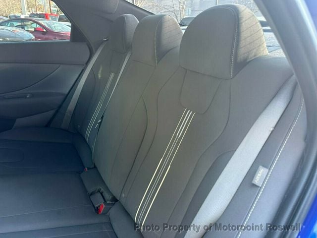 2024 Hyundai Elantra SEL IVT - 22927474 - 16