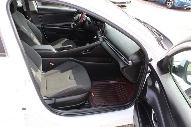 2024 Hyundai Elantra SEL IVT - 22987425 - 25