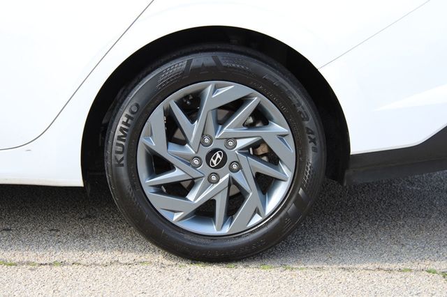 2024 Hyundai Elantra SEL IVT - 22987425 - 31