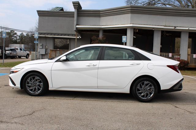 2024 Hyundai Elantra SEL IVT - 22987425 - 3