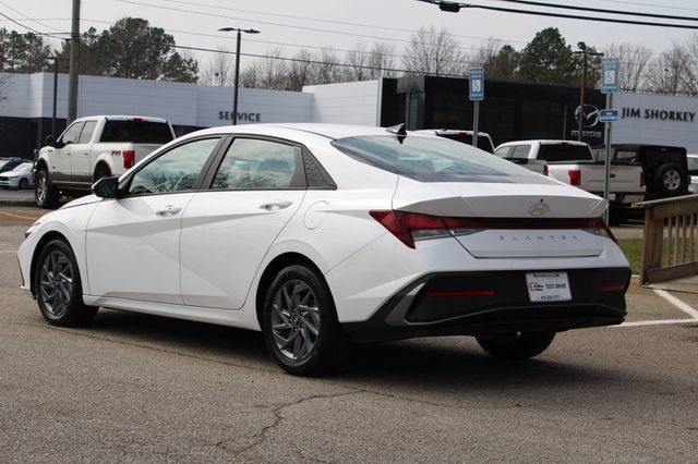 2024 Hyundai Elantra SEL IVT - 22987425 - 5