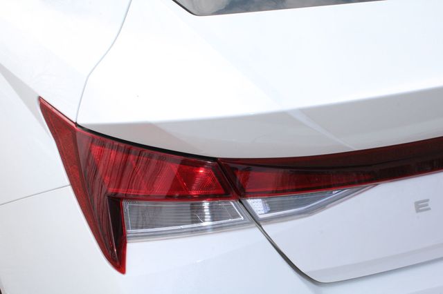 2024 Hyundai Elantra SEL IVT - 22987425 - 8