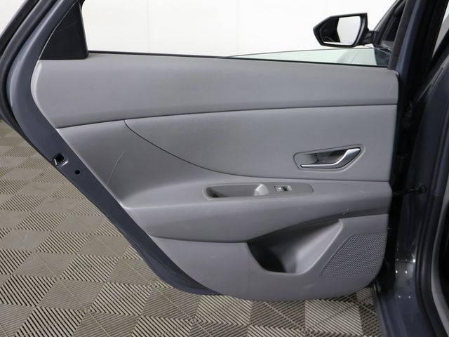 2024 Hyundai Elantra SEL IVT - 23101584 - 25