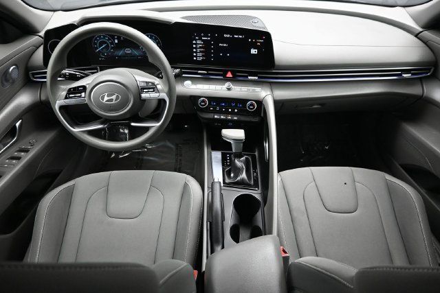 2024 Hyundai Elantra SEL IVT - 23071747 - 10