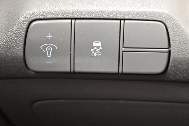 2024 Hyundai Elantra SEL IVT - 23071747 - 22