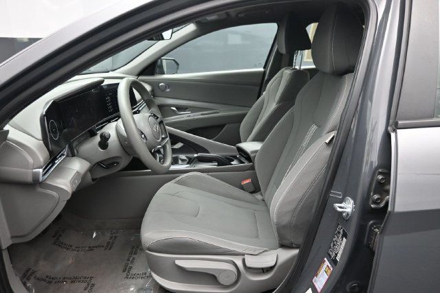 2024 Hyundai Elantra SEL IVT - 23071747 - 5