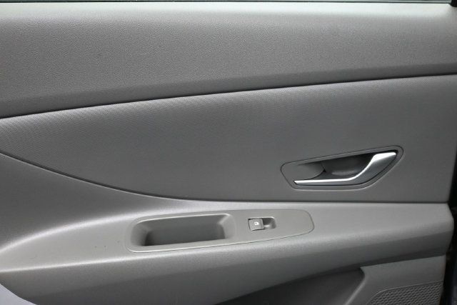 2024 Hyundai Elantra SEL IVT - 23071747 - 8