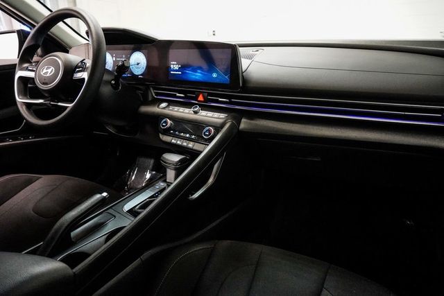 2024 Hyundai Elantra SEL IVT - 22995351 - 9