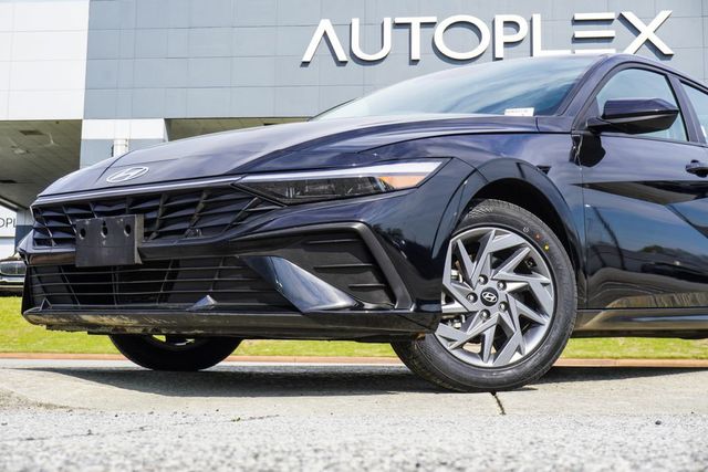 2024 Hyundai Elantra SEL IVT - 22995351 - 1