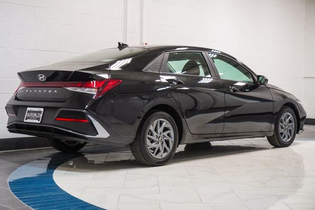 2024 Hyundai Elantra SEL IVT - 22995351 - 29
