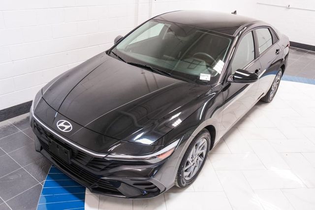 2024 Hyundai Elantra SEL IVT - 22995351 - 39