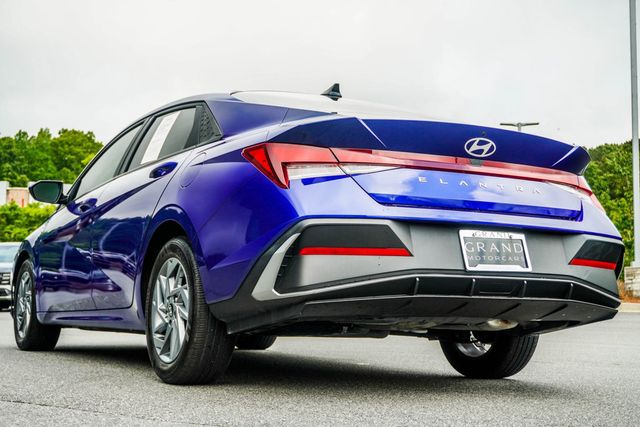 2024 Hyundai Elantra SEL IVT - 23066495 - 10
