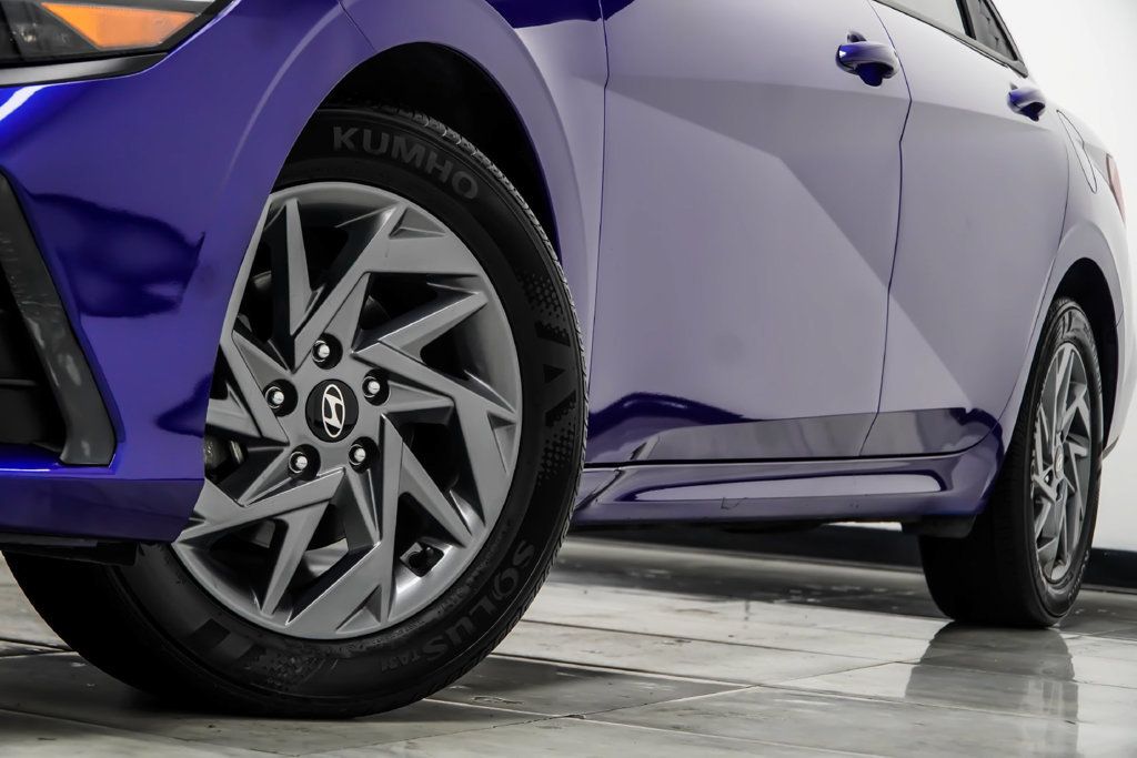 Hyundai Elantra photo 6