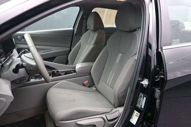 2024 Hyundai Elantra SEL IVT - 23003180 - 9