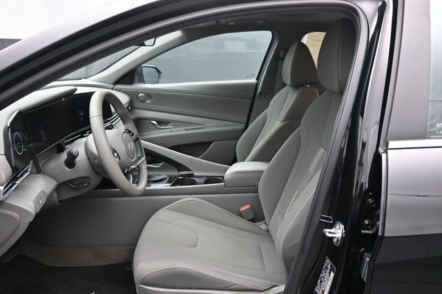 2024 Hyundai Elantra SEL IVT - 23003180 - 10